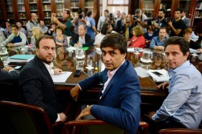 Vuelven a juntarse los docentes y el Gobierno, con un paro ya confirmado