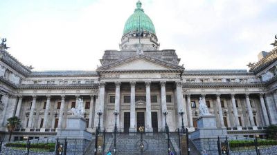 Tras la pol�mica por los pasajes, ahora en el Congreso presionan por un salariazo