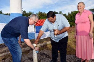 Passalacqua inaugur� obra que brindar� agua potable a m�s de cien familias en Cerro Cor�