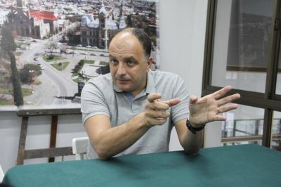 Garate, entre el Parque Industrial modelo y vecinos sin agua ni cloacas