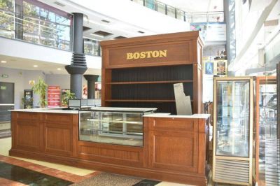 Cerr� la Boston de la Diagonal