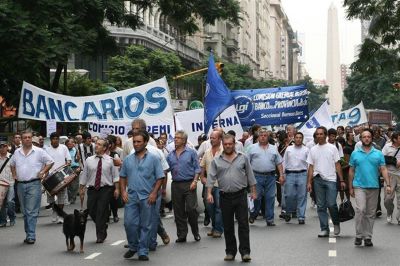 Los bancarios hacen huelga otra vez en reclamo de paritarias