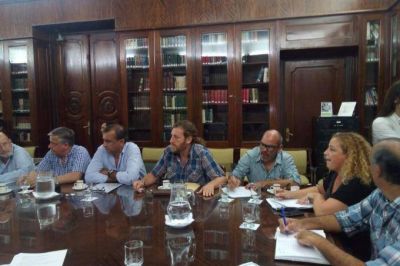 ATE rechaz� el aumento y de Isasi dijo que el gremio �nunca va a aceptar salarios a la baja�