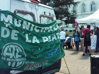 Despidos de municipales en La Plata: �Se les da de baja el contrato luego varios a�os de trabajo�
