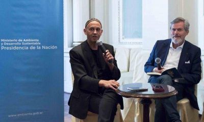 Bergman pag� U$S 1 mill�n por un informe para invertir en moscas y hongos
