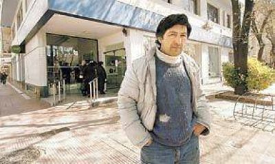 "Me vinieron a buscar y me llevaron a una escriban�a a certificar la firma"
