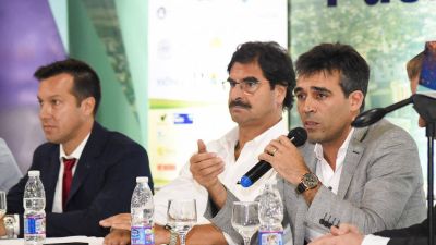 El Intendente particip� del acto de adjudicaci�n de la obra de profundizaci�n de Puerto Quequ�n