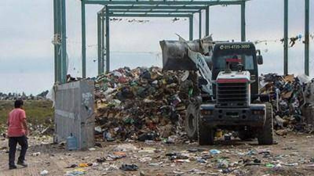 Cast�n desminti� a Agulleiro sobre la acumulaci�n de basura en la planta