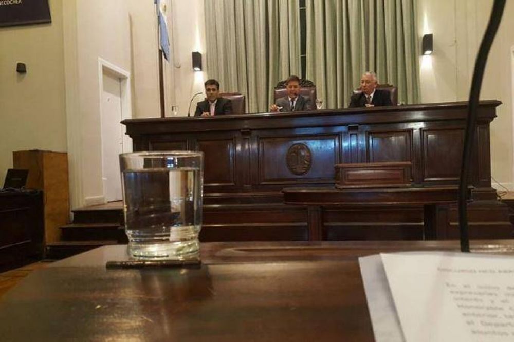 Necochea: Lpez aprovecha el papeln y va por la cabeza del Presidente del Concejo Deliberante