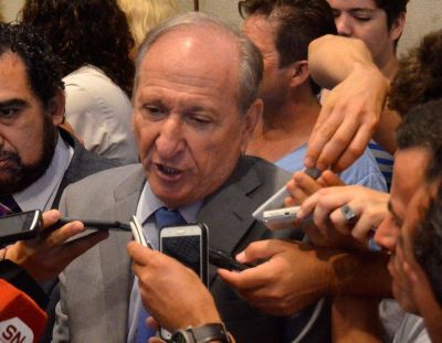 Hay faltantes de vacunas y Kohan culpa a Naci�n