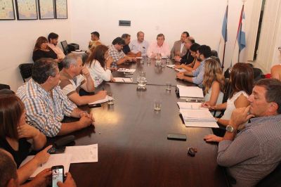 Contin�a esta tarde la paritaria estatal 
