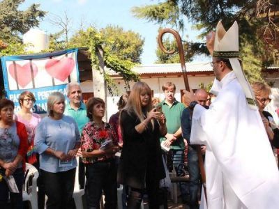 El obispo inaugur� la casa de �Libertad y misericordia� en Termas Huinc�