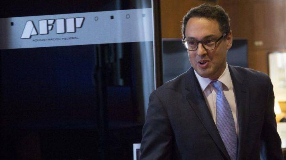 El gobierno prepara una ola de despidos en AFIP