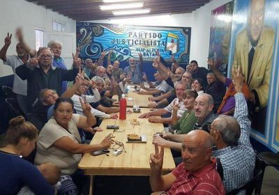 El peronismo marplatense se declar� en asamblea permanente y en estado de alerta