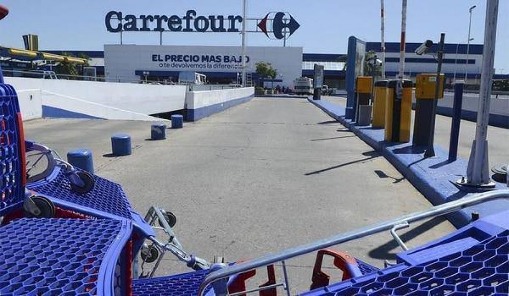 Carrefour y el sindicato de Comercio negocian una salida a la crisis