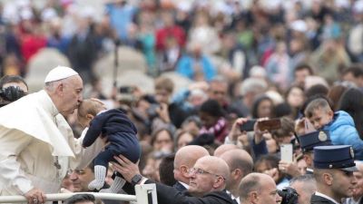 El Papa critica a quienes no bautizan a sus hijos porque �no entienden�