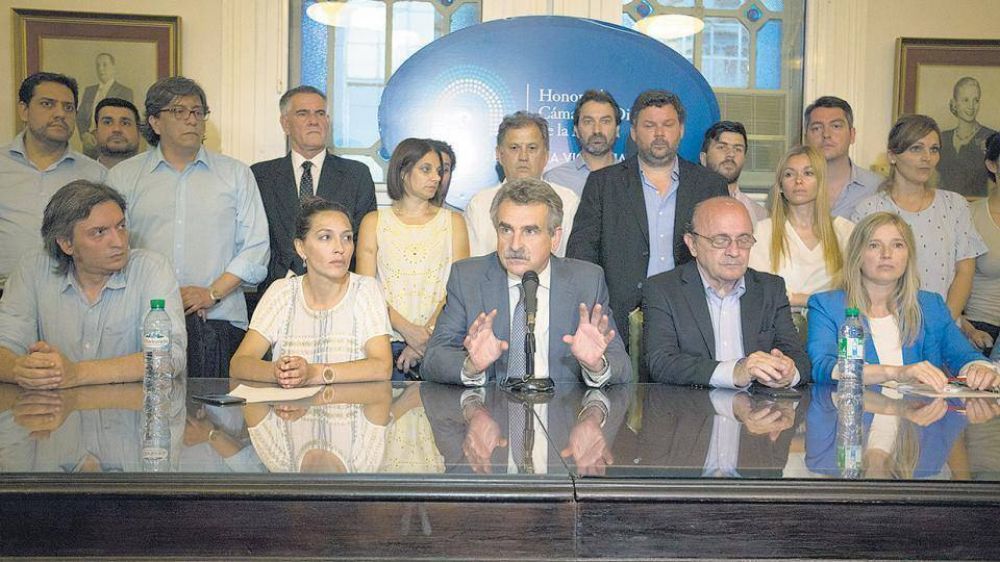 Diputados del FPV tras la intervenci�n del PJ: 