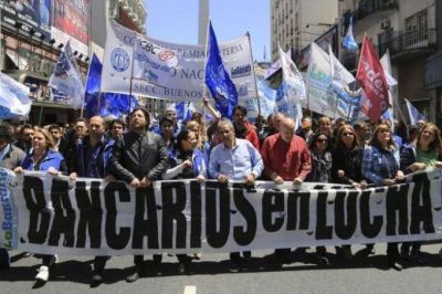 Bancarios anunciaron paro nacional de 48 horas para martes y mi�rcoles de la semana pr�xima