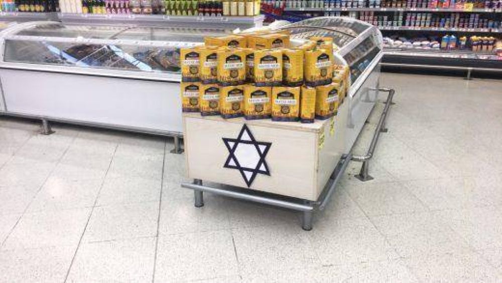 Polmica decisin de Carrefour para diferenciar la comida juda