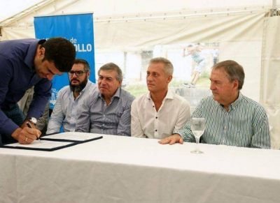Carlos Paz: Inician las obras postergadas por 30 a�os para urbanizar �El Zanj�n�