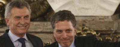 Dujovne, en la mira: denuncian que blanque� unos $20 millones antes de asumir como ministro
