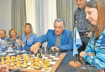 Barrionuevo amenaza tambi�n con intervenir el peronismo bonaerense