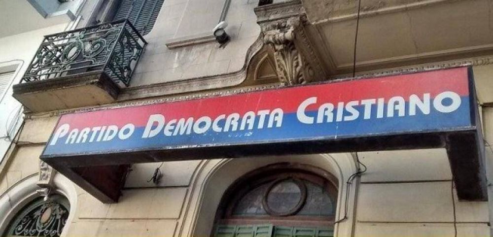 Quisieron volver, se durmieron y los frenaron: rev�s para diez fuerzas pol�ticas