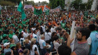 Los estatales de Chubut lanzaron otro paro de 48 horas