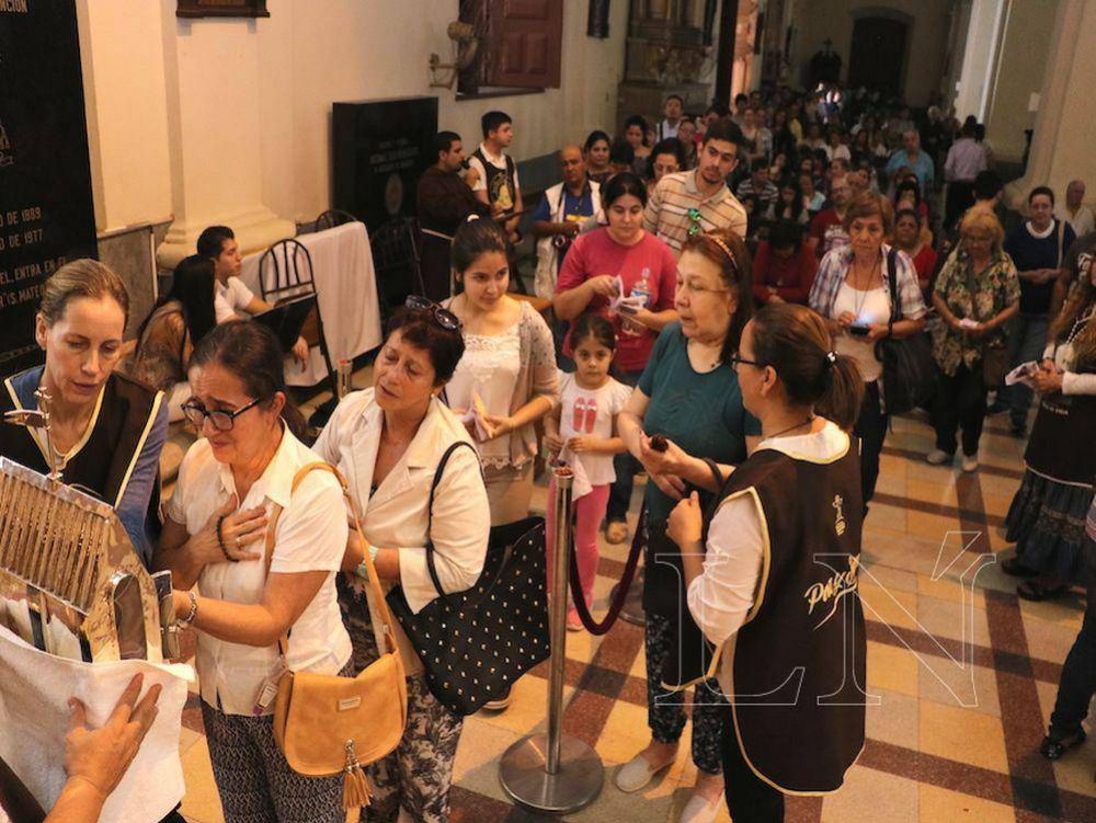 Fenmeno de San Po hizo pie en Catedral asuncena