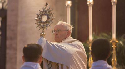 El Papa pregunta: �Est�s seguro que cuando comulgas crees que es Jes�s resucitado?