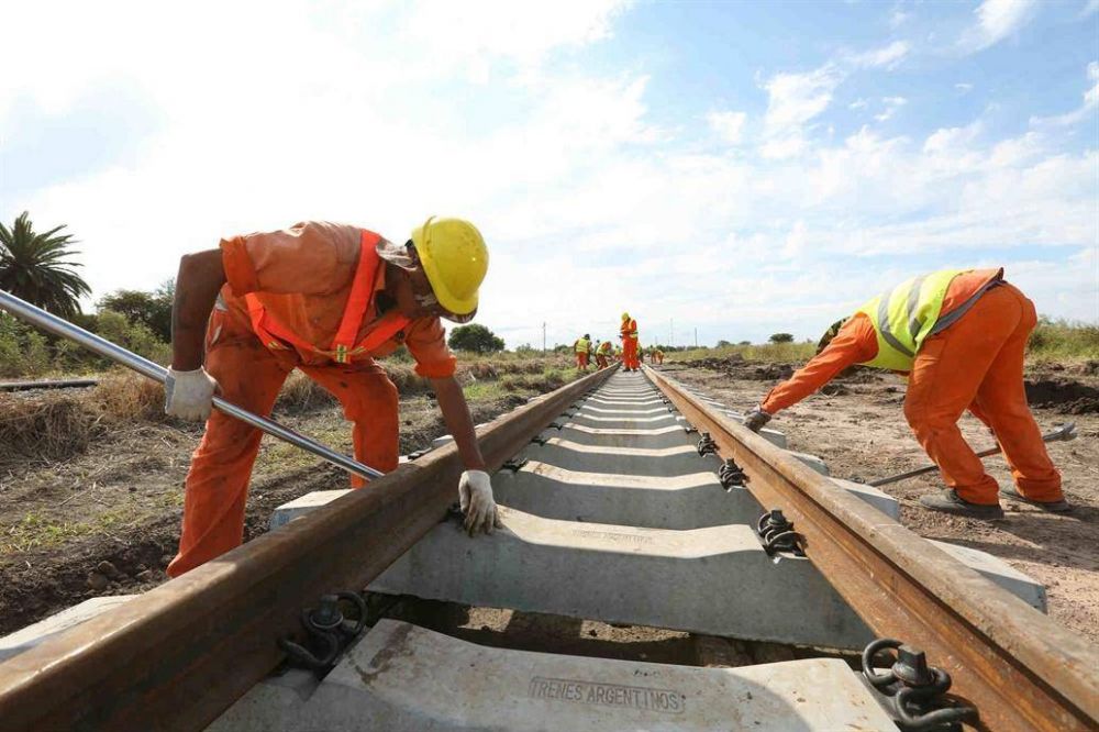 Con obras por $20.000 millones, impulsan el tren de carga para que compita con el cami�n