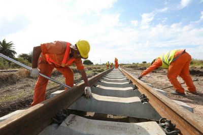 Con obras por $20.000 millones, impulsan el tren de carga para que compita con el cami�n