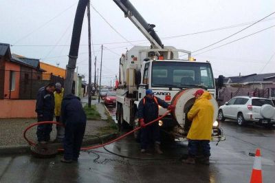 Desobstrucci�n de la red cloacal: �Encontramos piedras, basura y grasa que dificult� la tarea�, afirm� Castillo