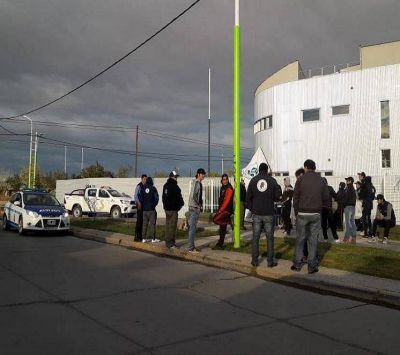 Manifestaci�n frente a las oficinas de YPF