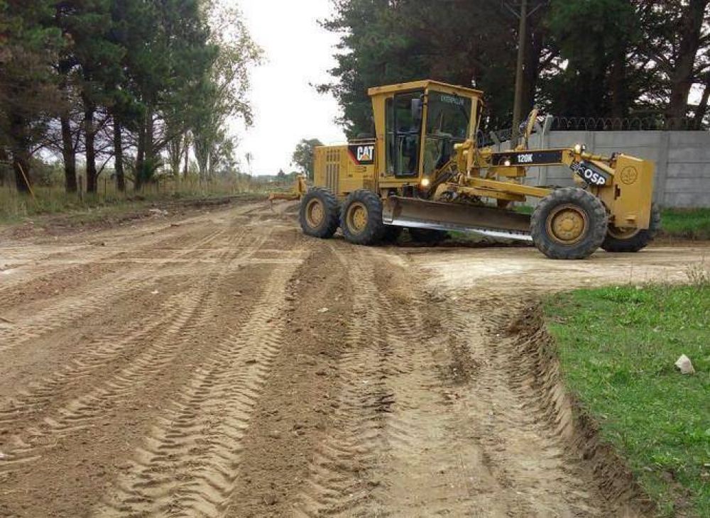 Contin�an repar�ndose las calles de tierra en toda la ciudad