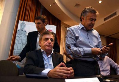 Los radicales meten presi�n y le presentan una propuesta tarifaria a Marcos Pe�a