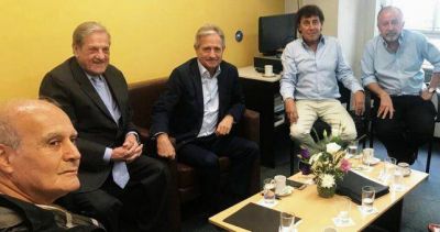 Ibarra recibi� a Yasky y Micheli, prometi� revisar despidos y apenas se fueron envi� nuevos telegramas