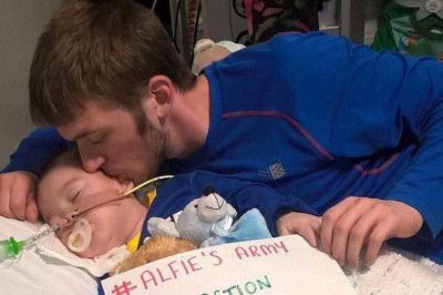 ENTREVISTA al padre de Alfie Evans: El Papa me dijo: �a ning�n ni�o se le debe quitar la vida�