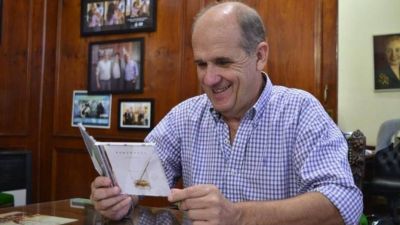 El intendente K que rompi� el techo de la paritaria en Provincia: 32,5% de aumento