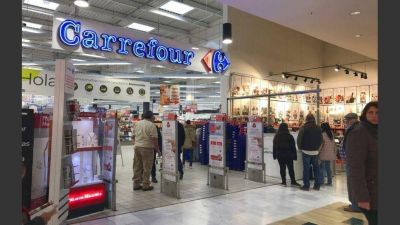 Comercio no logra frenar despidos en Carrefour y los trabajadores comienzan medidas de fuerza