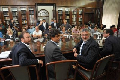 El gobierno de Vidal confirma que descontar� el d�a a los docentes que adhieran al paro