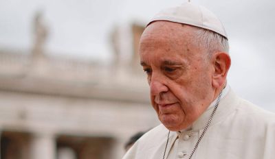 Francisco ordena a 16 nuevos sacerdotes sed misericordiosos