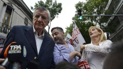 El PJ elude a Luis Barrionuevo: arma actos y espera un fallo por la intervenci�n