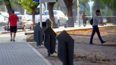 El Centro de Mendoza tiene m�s cestos para la basura
