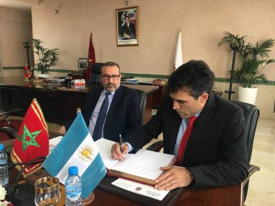 L�pez firm� en Marruecos un acuerdo con la ciudad de T�nger