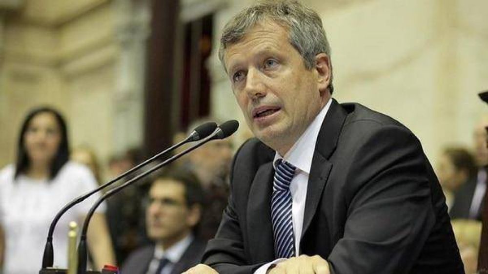 Gui�o de Luis Barrionuevo a Emilio Monz�: 