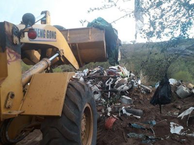 Carlos Paz: Erradicaron basurales clandestinos sobre el camino a Cabalango