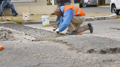 Obras P�blicas: Reparan bocas de tormenta y reductores de velocidad