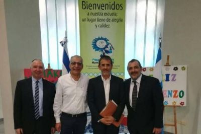 El presidente de la AMIA visit� la escuela Hamakom Sheli