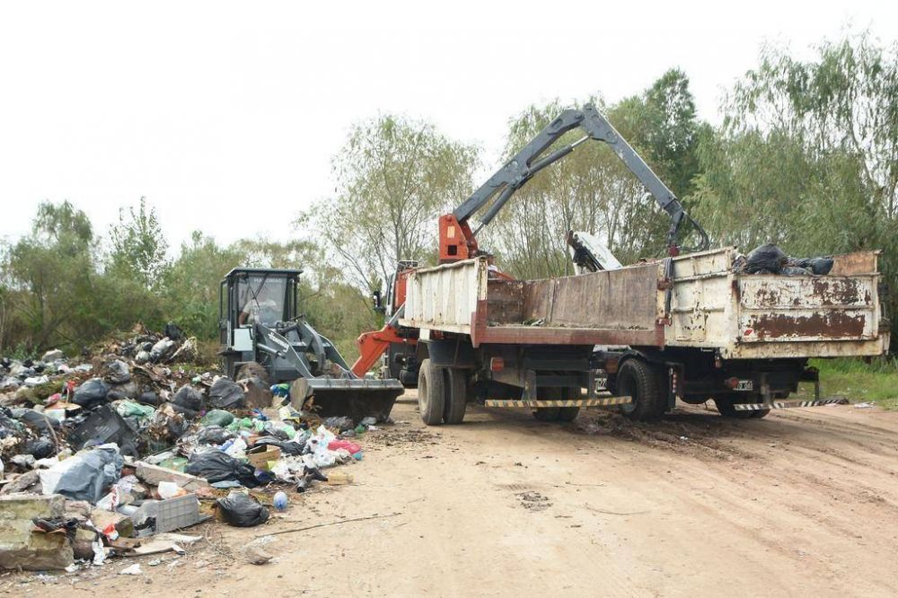En Berisso el terrapl�n costero est� dominado por la basura y lo cerrar�n al tr�nsito vehicular